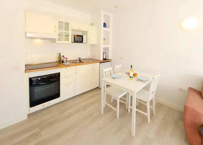 Salmarina بويرتو ذيل كارمين